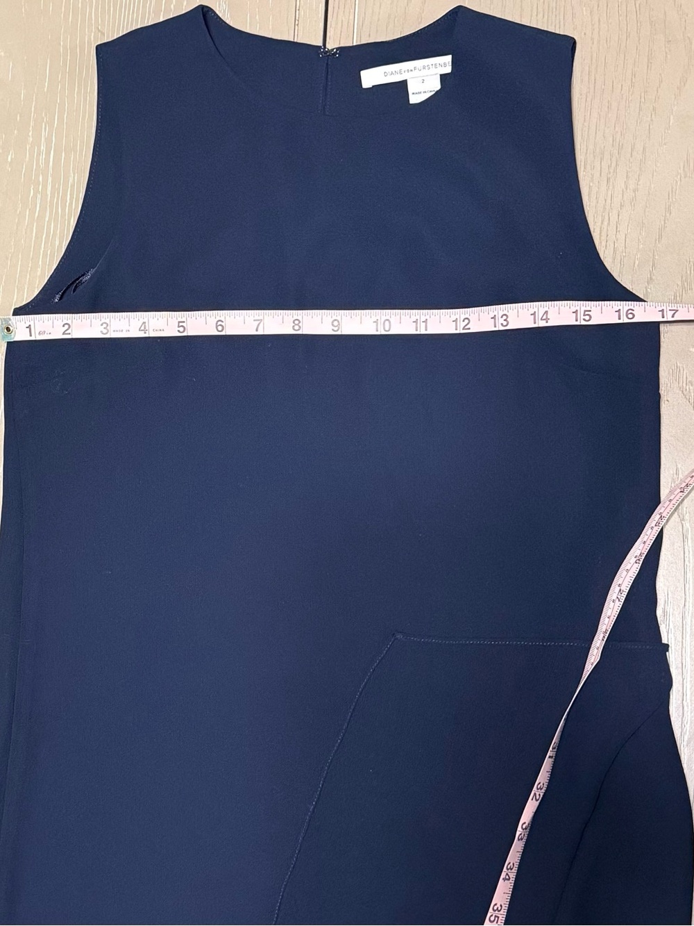 Diane von Furstenberg Navy Asymmetric Drape Shift Dress Sz 2 Crepe Minimalist - Picture 5 of 8